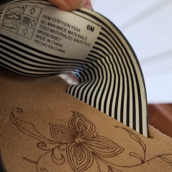 Izod Women's Black Flip Flop Open Toe Cross Strap Slip On Size 6M - Picture 12 of 12